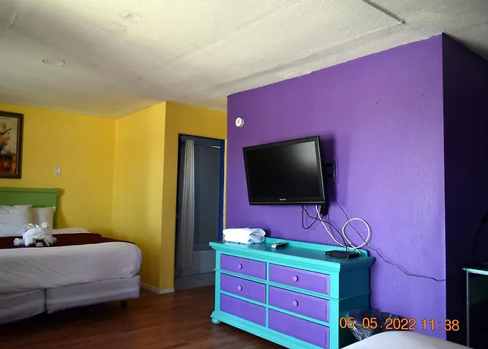 9 Palms Inn